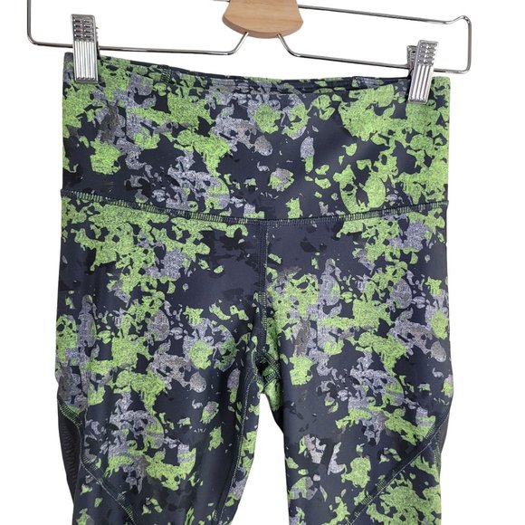 Under Armour heatgear mesh splash camo printed leggings Size Small - Picture 5 of 12